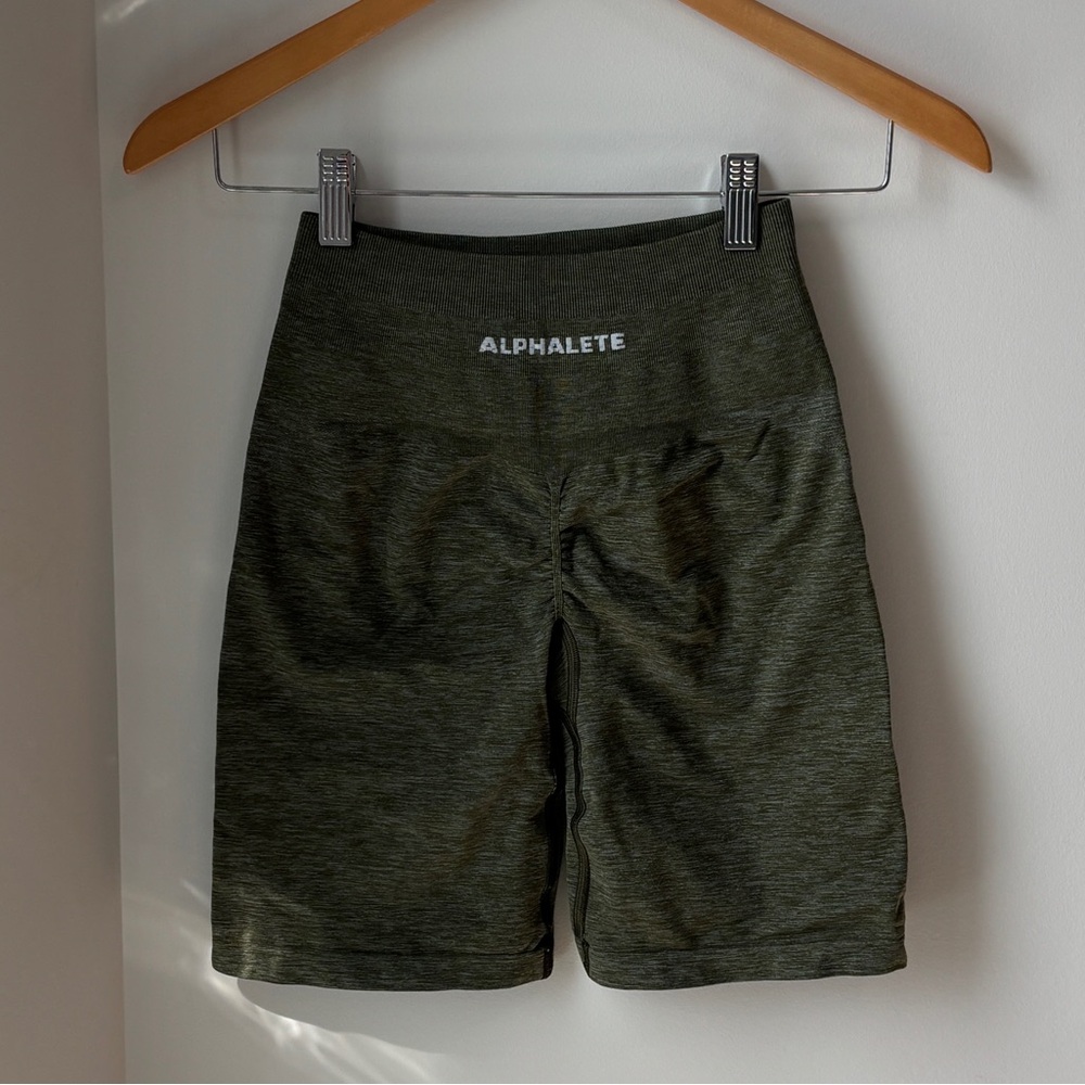 Alphalete Amplify Biker Short Aspen Small